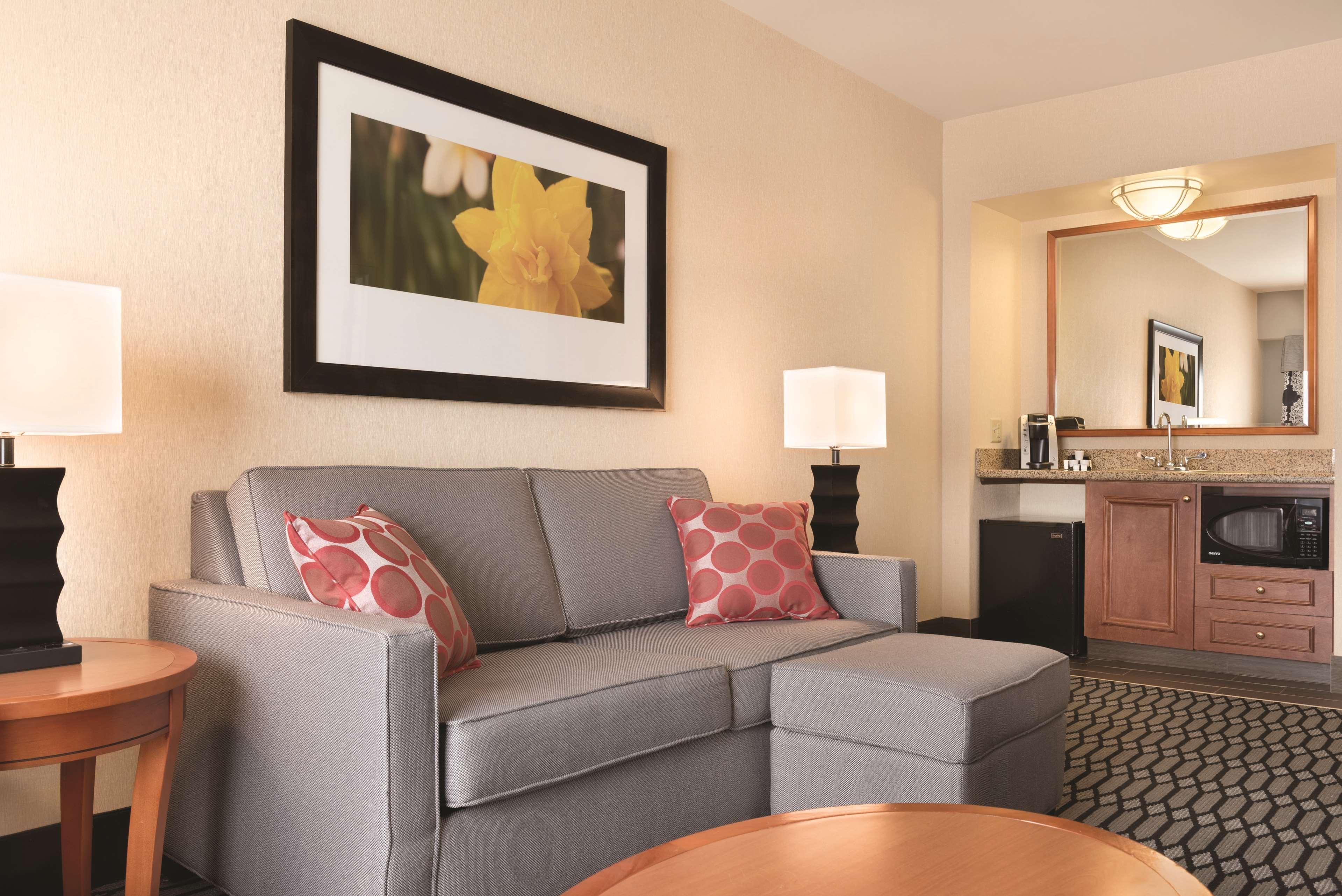 Hilton Garden Inn Akron-Canton Airport North Canton Bagian luar foto
